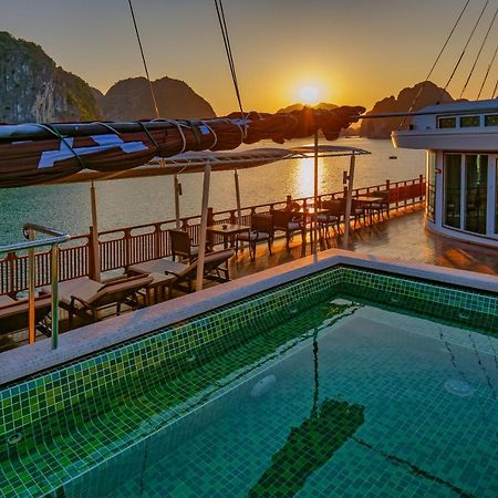 הלונג Heritage Line Ylang Cruise - Halong Bay & Lan Ha Bay מראה חיצוני תמונה