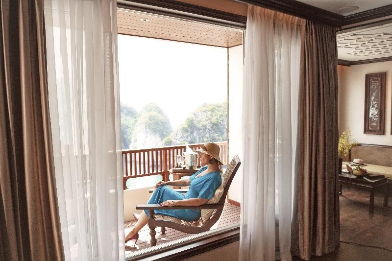 הלונג Heritage Line Ylang Cruise - Halong Bay & Lan Ha Bay מראה חיצוני תמונה