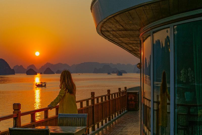 הלונג Heritage Line Ylang Cruise - Halong Bay & Lan Ha Bay מראה חיצוני תמונה